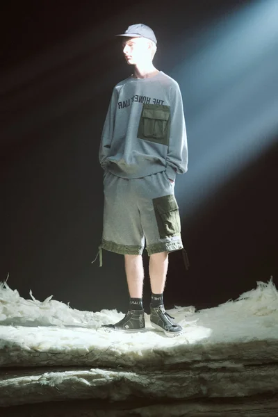 Look 9